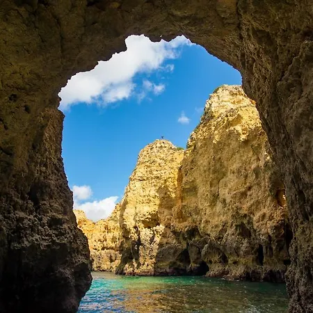 Marina Park 1002 * Lagos